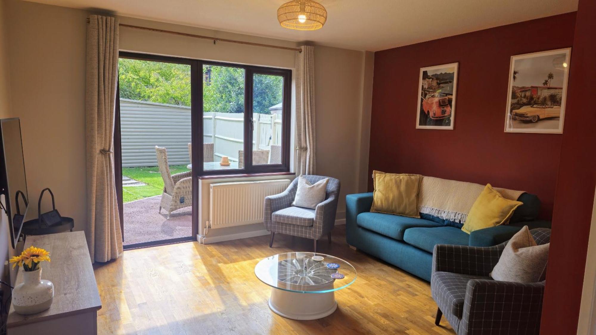 Grassmere - 3 Bed House With Private Garden Horley (Surrey) Exterior foto